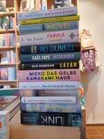 Stapel gebundener Bücher