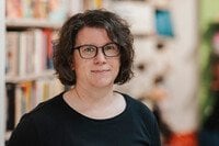 Urne, Buch und Butterkeks - Buchvorstellung mit Kathrin Olzog
