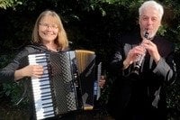 Benefizveranstaltung am Internationalen Holocaust-Gedenktag: Klezmer und jüdische Texte mit dem Duo Zhok