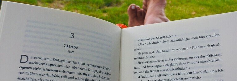  Guten Freunden gibt man ein Küsschen. Richtig guten Freunden gibt man ein Buch.