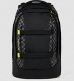 schwarzer Satch Schulrucksack mit seitlichem grauem Karo-Muster