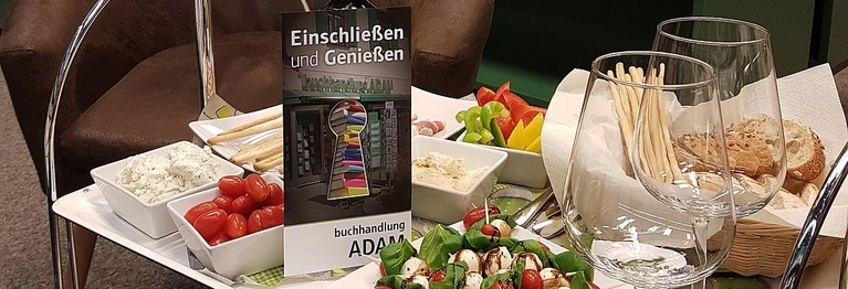 Verbringen Sie mit Freunden und Bekannten einen gemütlichen Abend in unserer Buchhandlung und stöbern Sie in aller Ruhe. Fragen Sie unsere Mitarbeiter oder schicken Sie uns eine kurze E-Mail.