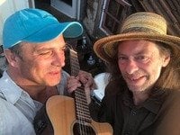 Live-Musik im Cafégarten-Eisdiele mit dem "Updance-Duo": Antonio & Rob