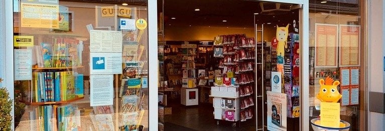 Herzlich Willkommen in unserer BookCompany! Hereinspaziert. Wir freuen uns auf Sie!