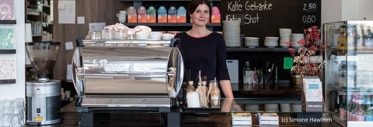 Willkommen im zweiten Wohnzimmer! Bei duftendem Kaffee und frischen Croissants kann man sich fühlen wie bei Freunden Zuhause.