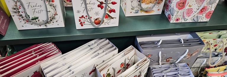 Mit unseren vielseitigen Geschenktüten werden Ihre Geschenke zu jedem Anlass ein Hingucker.