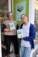 Auf ein Buch mit Fine und Uli: „Real Americans“ von Rachel Khong