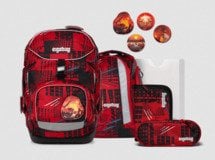 Ergobag Schulrucksack mit Feuerwehr-Kletties auf rot-schwarzem Grund