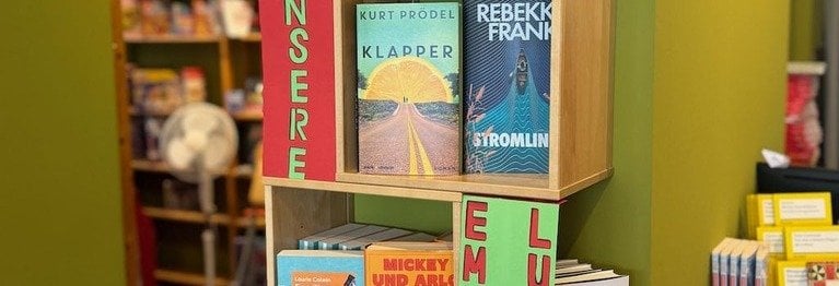 Buchempfehlungen der Mitarbeitenden für den Monat Juni