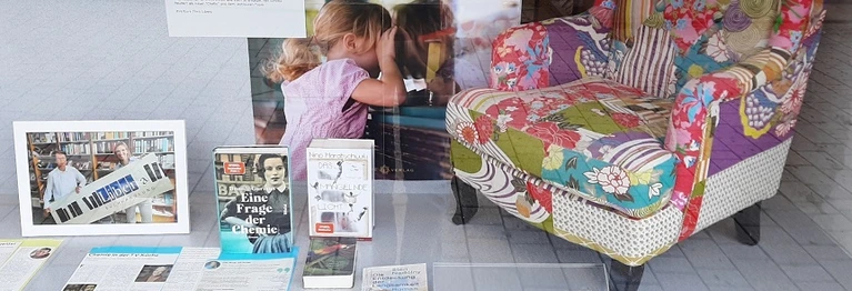 Nehmt Euch Zeit zum Stöbern in unserer Buchauswahl, lasst euch inspirieren von unseren Geschenkartikeln oder verführen von unseren kulinarischen Köstlichkeiten.