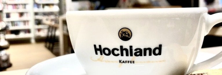 BÜCHER. WEIN. SCHÖNES. Zum Lesen einen frischgerösteten Espresso oder Kaffee von Hochland?