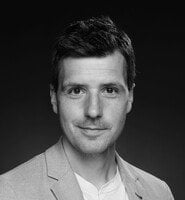 Finn Dever "Täuschung" - Autorenlesung mit Bastian Martschink