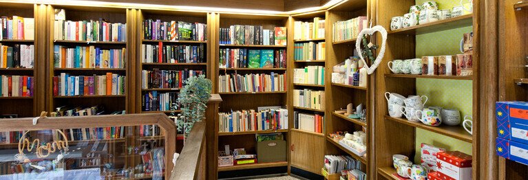 Herzlich willkommen in unserer kleinen Buchhandlung. 