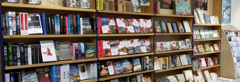 Krimi-Regal der Buchhandlung