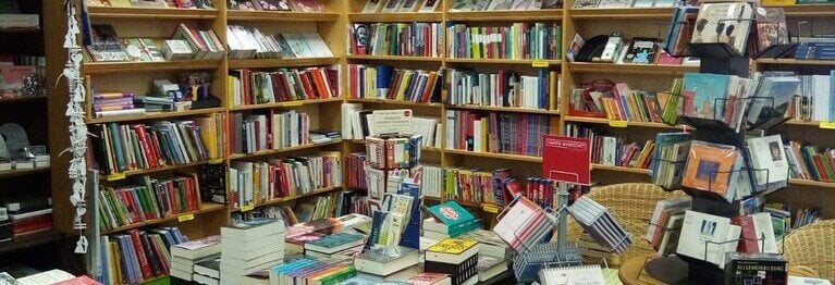 Elkes Buchladen Bücher sind unsere Leidenschaft.
Stöbern Sie gerne bei uns im Geschäft oder im Onlineshop