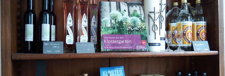 Als besonderheit im Nonbook-Bereich führen wir Produkte aus Klöstern, so z.B. die leckeren Kräutertees aus dem Kloster Beuron.