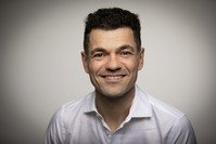 Buchautor Akram el Bahay