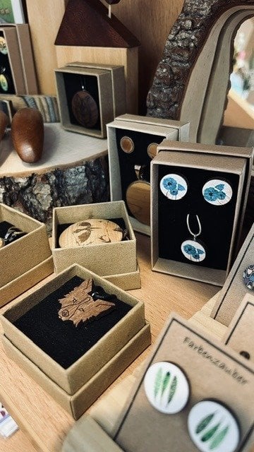 Holzschmuck