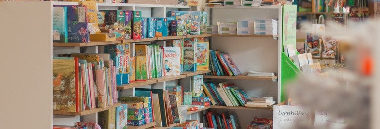 Kinderbücher und Spiele Stöbern Sie in unserem Sortiment für Kinder von 0 - 14 Jahre.