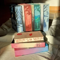 --- AUSGEBUCHT --- Bücher lieber bunter? Buchschnitt gestalten mit Jasmin Wolfrum. Eine Kooperation mit der VHS Hainburg