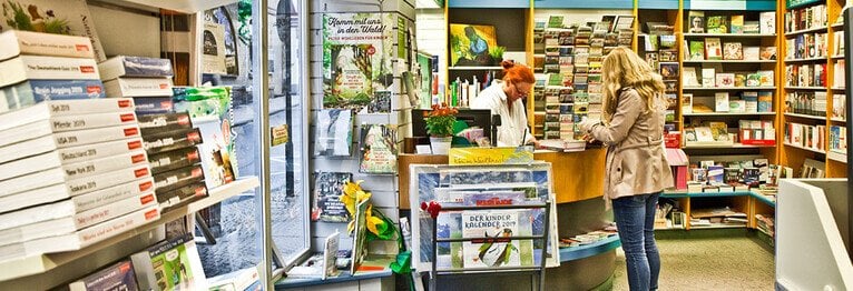 Herzlich Willkommen in unserer Buchhandlung! "Lesen galt lange nicht als cool. Die Zeiten haben sich geändert"

Diogenes