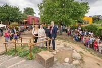 Büchermarkt im Innenhof - Spendensammlung für den Dreikönigskindergarten