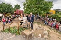 Büchermarkt im Innenhof - Spendensammlung für den Dreikönigskindergarten