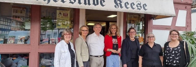 Auch mit Eva Bollandt-Ditzen setzen wir uns für den lokalen Buchhandel ein und möchten mit dem Konzept „Buch und Duft“ mehrere Sinne ansprechen und die Bücherstube noch mehr zu einem Ort des positiven Erlebens machen.   Foto: Patricia Reich/HA