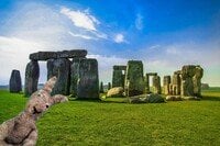 Stoffkänguru vor Stongenge