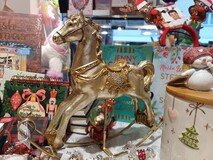 Schaukelpferd champagner.